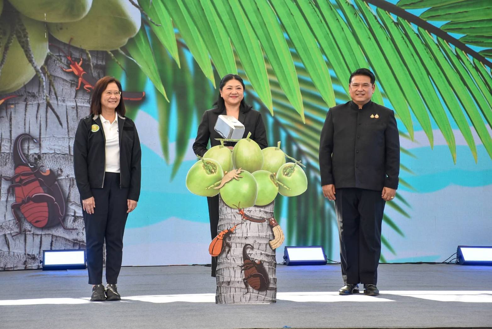 title - ส.ป.ก.ร่วม เปิดงานรณรงค์เพื่อส่งเสริมและถ่ายทอดเทคโนโลยีการจัดการสุขภาพพืชให้มีประสิทธิภาพ ภายใต้แนวคิด “มะพร้าวสุขภาพดี ด้วยวิธี IPM”